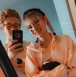 Meet your Posher, Michaela